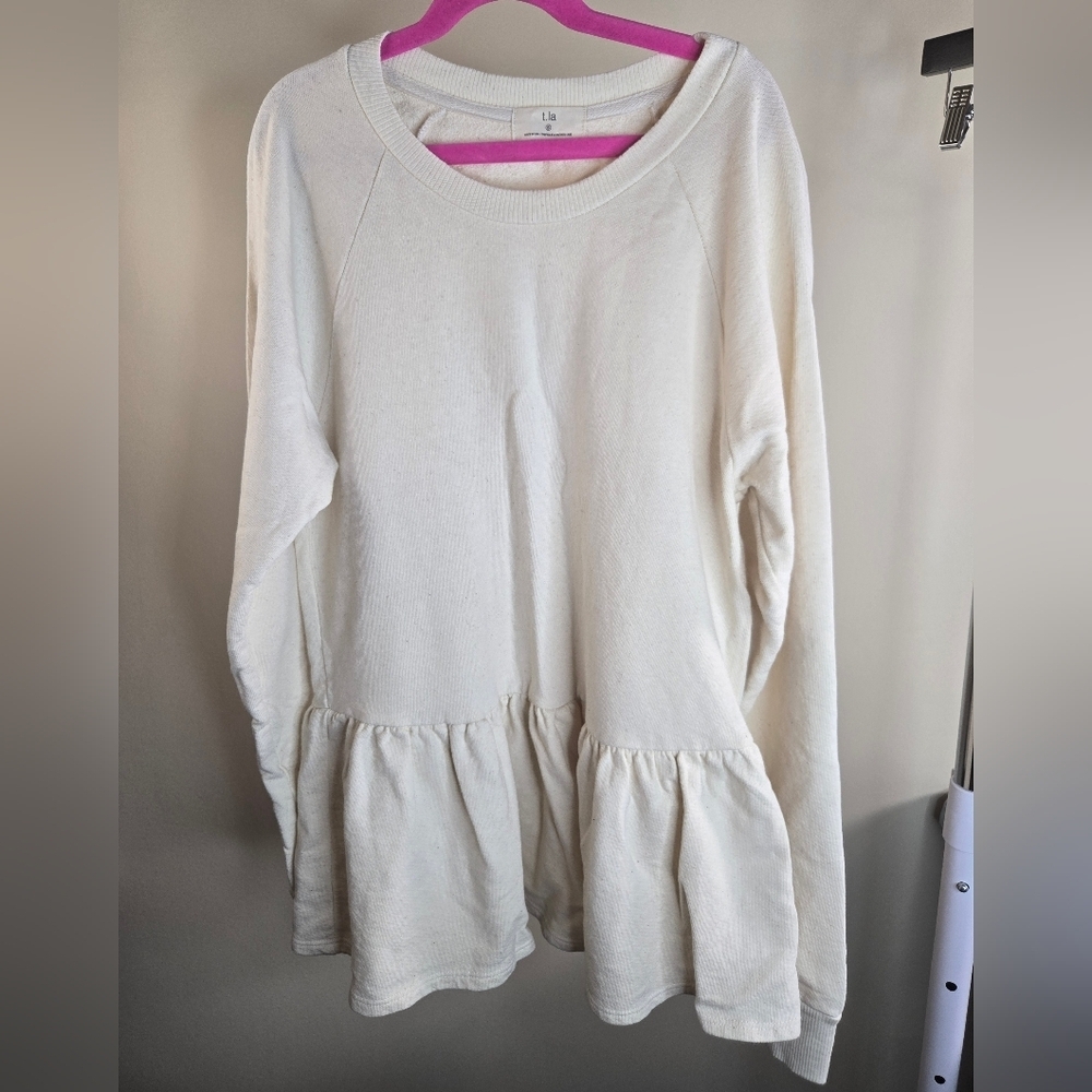 T. LA Womens Sweater Size Small Cream New/Sample